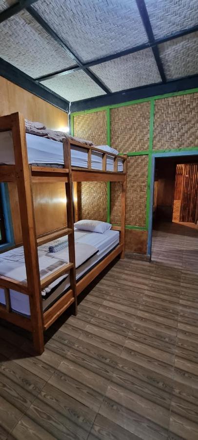 Tetebatu Hostel Rum bild